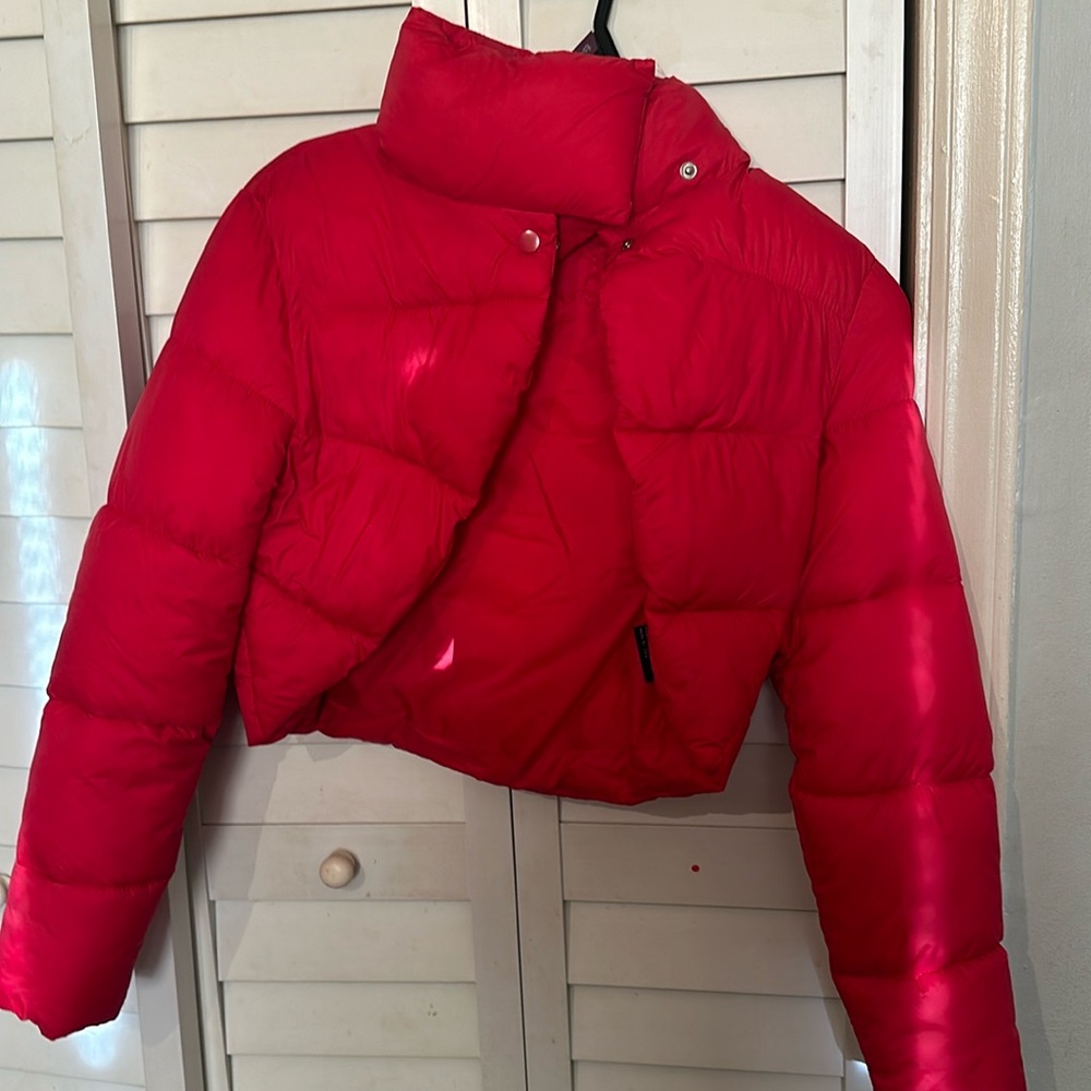 Red puffer crop coat